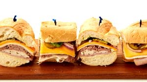 1 Serving Roast Beef & Cheese, No Cheese, No Oil & Vinegar Sub 12 İnch