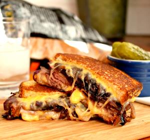 1 Serving Roast Beef & Cheese Sandwich