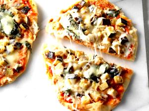 1 Serving Roasted Eggplant, Spinach & Feta Flatbread Pizza