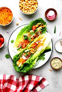 1 serving Romaine Lettuce Cup with Hummus and Red Pepper