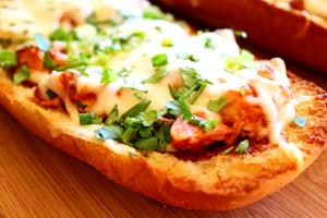 1 Serving Rotisserie Chicken Open-Faced Sandwich