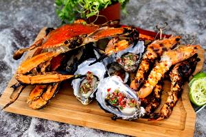 1 serving Seafood Mixed Grill
