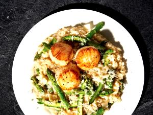 1 serving Seared Scallops with Asparagus Risotto