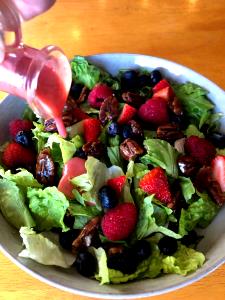 1 Serving Select Recipes Raspberry White Balsamic Dressing