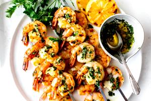 1 Serving Shrimp And Wood-Grilled Chicken With Wood-Grilled Shrimp Skewer