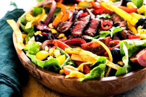 1 serving Sizzling Fajita Salad - Steak (No Dressing)