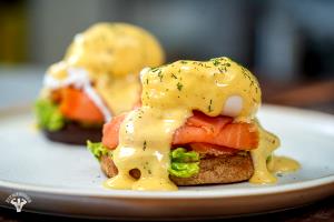 1 serving Smoked Salmon Benedict