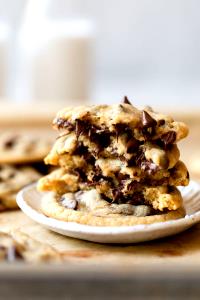 1 Serving Soft Baked Chewy Chocolate Chip Cookies