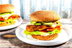 1 Serving Spicy Chicken Chipotle Sandwich Without Condiments