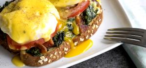 1 Serving Spinach, Bacon And Tomato Country Benedict