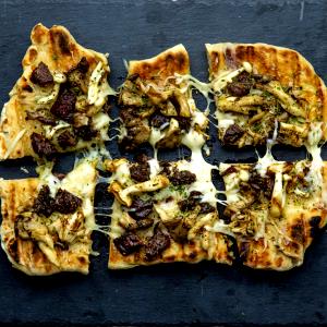 1 Serving Steak & Mushroom Flatbread