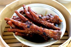 1 serving Steamed Chicken Feet with Black Bean Sauce