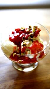 1 Serving Strawberry Ice Cream Topping