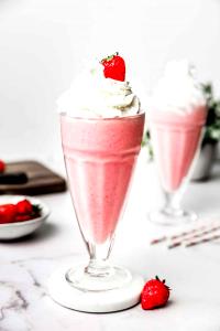 1 Serving Strawberry Cream Pie Shake - Large