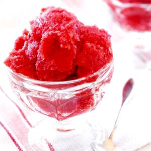1 Serving Strawberry Italian Ice Small