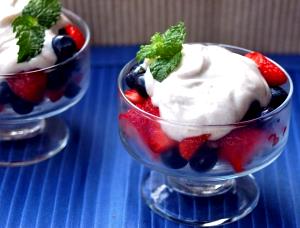 1 Serving Strawberry Yogurt With Blueberries (Low Fat) - Small