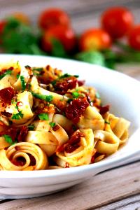 1 Serving Sun-Dried Tomato Garlic