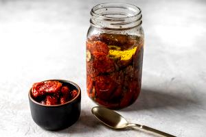 1 Serving Sun-Dried Tomato Halves İn Oil