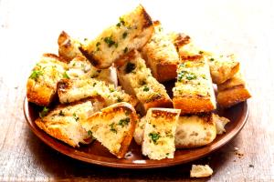 1 Serving Italian Garlic Loaf Bread