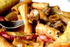 1 Serving Italian Sausage And Rigatoni Gourmet Skillet Meal