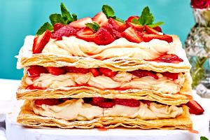 1 Serving The Strawberry Stack