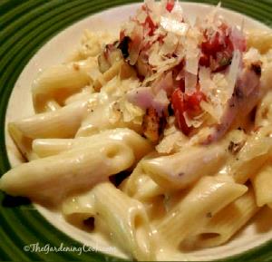 1 serving Three-Cheese Chicken Penne