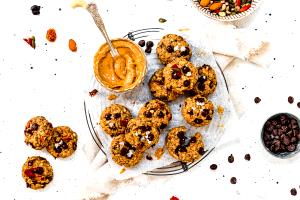1 Serving Trail Mix , Mini Cookie