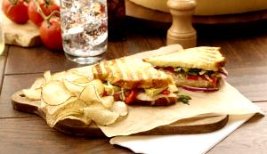 1 Serving Turkey Fresco Sandwich On Asiago Cheese Bread