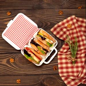 1 Serving Turkey Sandwich With Fruit