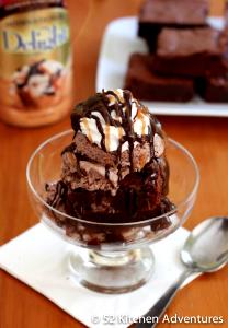1 serving Ultimate Brownie Sundae