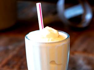 1 Serving Vanilla Bean Frosty Shake Small