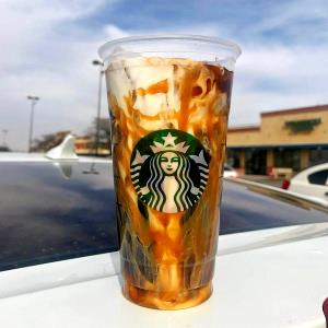 1 Serving Venti - Iced Caramel Macchiato - 2% Milk
