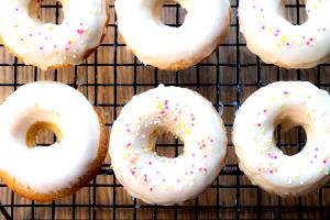 1 Serving White Iced-White Cake Donuts