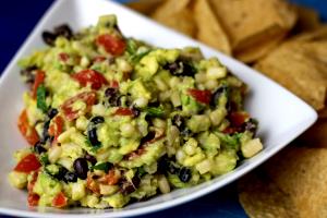 1 serving White Corn Guacamole & Chips
