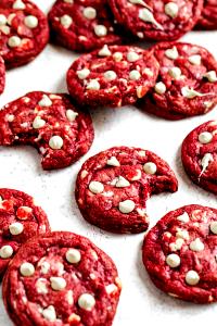 1 Serving White & Red Cookie