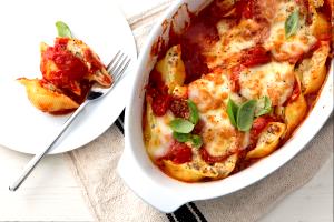 1 shell with 1/2 cup sauce (227 g) Stuffed Shells