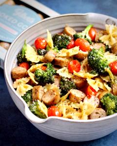 1 skillet (20 oz) Smoky Gouda Chicken & Broccoli Skillet