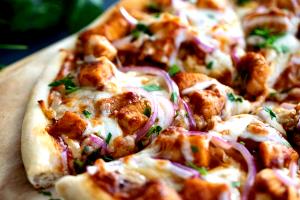 1 slice (1/6 pizza) BBQ Chkn