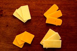 1 Slice (1 Oz) Gouda or Edam Cheese