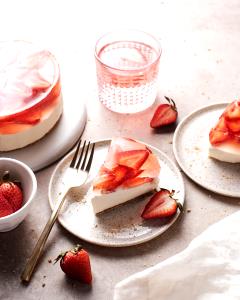 1 slice (100 g) Strawberry Cheezecake
