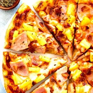 1 slice (100 g) Super Hawaiian Thin Crust Pizza (Large)