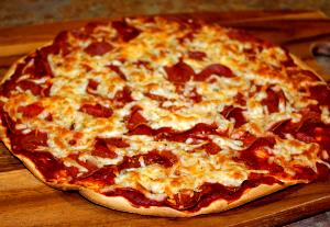 1 slice (102 g) Pepperoni Golden Crust Pizza (Large)