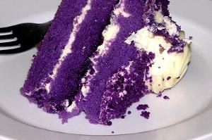 1 slice (115 g) Ube Macapuno Cake