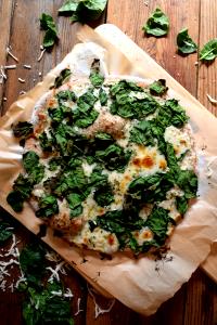 1 slice (116 g) 14" Whole Wheat Crust Pizza - Spinach Alfredo