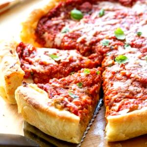 1 slice (118 g) Chicago Style Deep Dish Pizza
