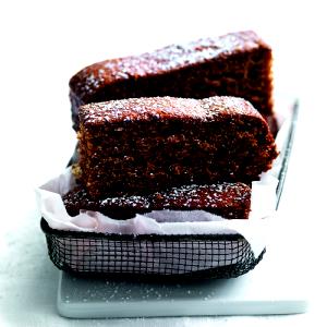 1 slice (125 g) Holiday Gingerbread