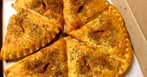 1 slice (125 g) Italian Meat Trio Overstuffed Pizza
