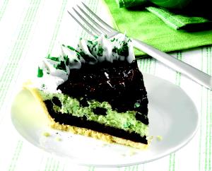 1 slice (131 g) Mint Brownie Blast Pie