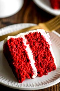 1 slice (142 g) Red Velvet & Cheesecake
