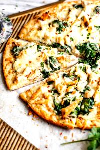 1 slice 15" Zesty Tomato Alfredo To-Go Pizza